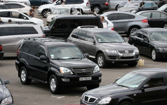 Попит на легкові автомобілі в Україні в квітні знизився на 61%, - "Укравтопром"