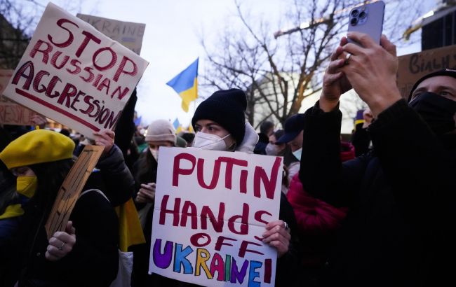 Евросоюз введет новые санкции против Беларуси и РФ, &ndash; журналист