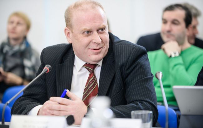 Автори законопроектів про легалізацію азартного бізнесу підставляють президента, - експерт