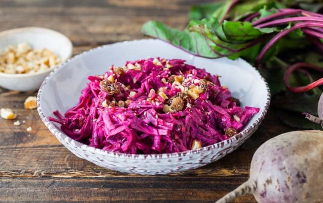 Це дуже смачно! Готуємо Південнобузький салат з буряком, горіхами та чорносливом