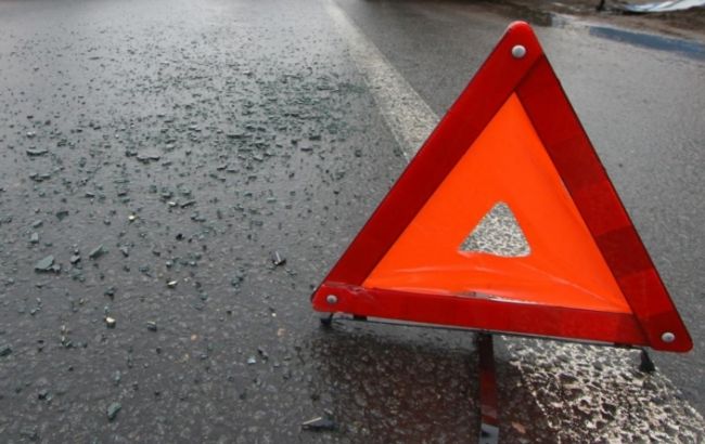 В Івано-Франківській області перекинувся автобус, постраждали 2 людини