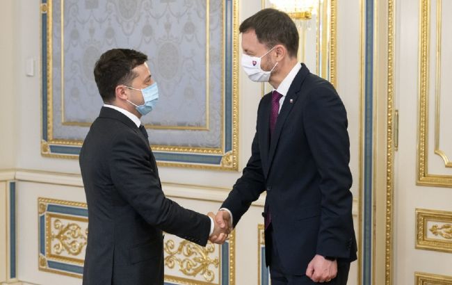 "Политический проект": Зеленский обсудил "Северный поток-2" с премьером Словакии
