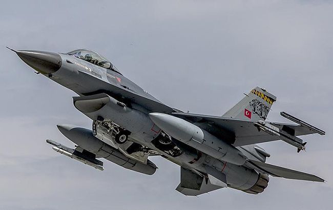 ВВС Турции нанесли удары по объектам террористов на севере Ирака