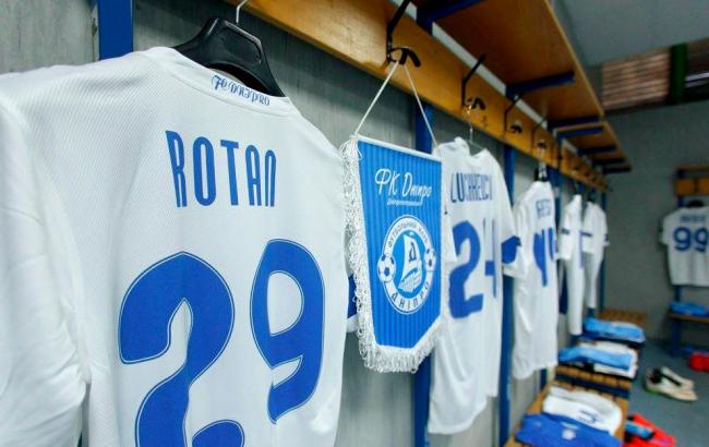 Футбольні трансфери