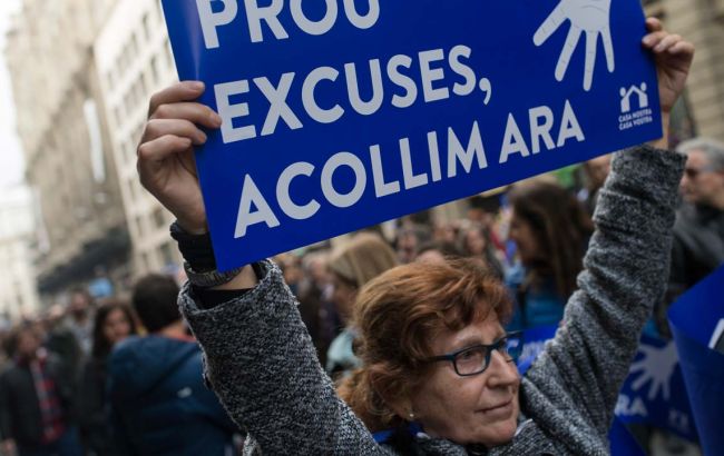 В Барселоне 160 тыс. протестующих вышли на улицы в поддержку мигрантов