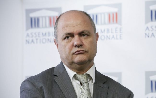 Глава МВД Франции ушел в отставку из-за скандала с трудоустройством дочерей