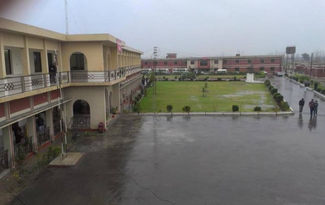 Талибы взяли ответственность за нападение на университет в Пакистане