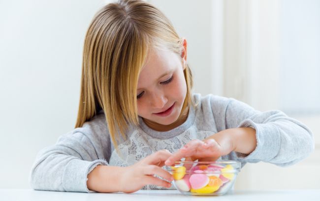 "Зефірний" тест може багато розказати про майбутнє дитини: як провести