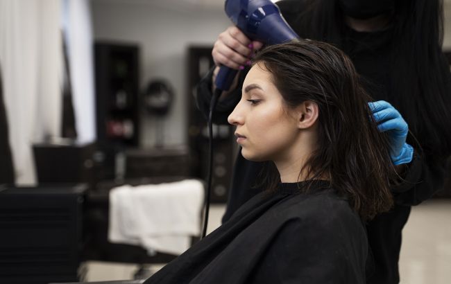 Які існують сутички про волосся та стрижку (фото: Freepik)