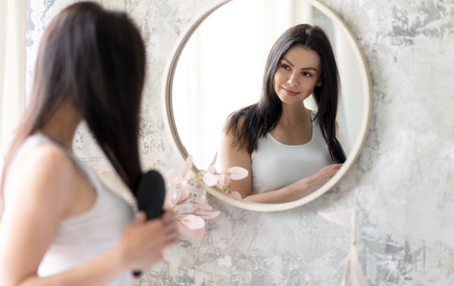 5 речей, які категорично не можна робити перед дзеркалом