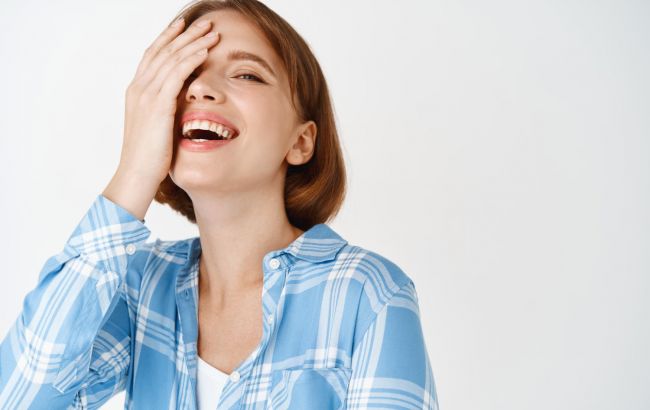 Сміх крізь сльози. Чому ми жартуємо під час стресу