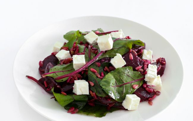 Праздничный салат из свеклы, который можно есть даже ночью