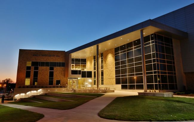 В США эвакуировали вуз из-за подозрительного пакета у учебного ядерного реактора