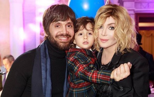 Папина копия: Ирина Билык умилила нежным видео с мужем и сыном