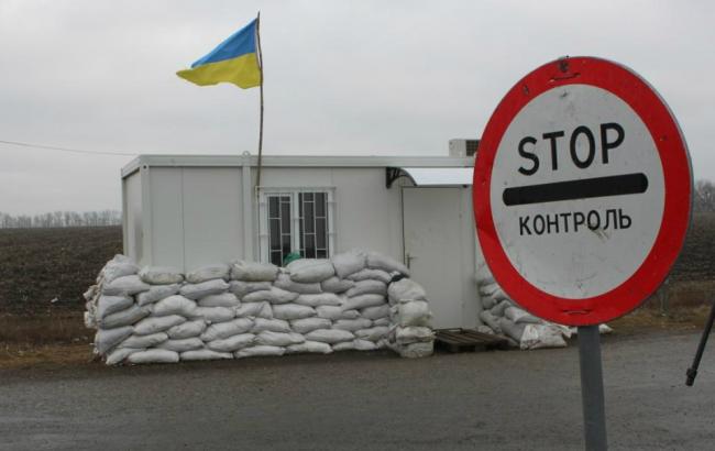 Блокпосты пограничников обстреляли террористы из танков и стрелкового оружия