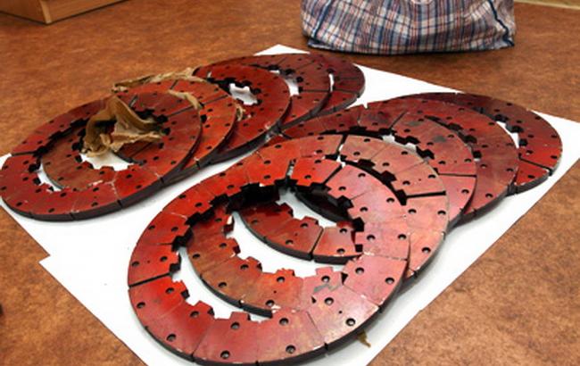 Таможня РФ изъяла у проводника поезда Москва-Одесса детали для самолета