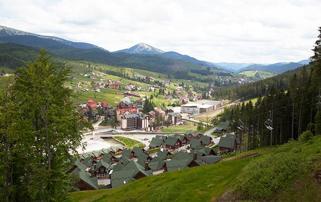 Приватбанк продает курорт "Буковель" и стадион в Днепре