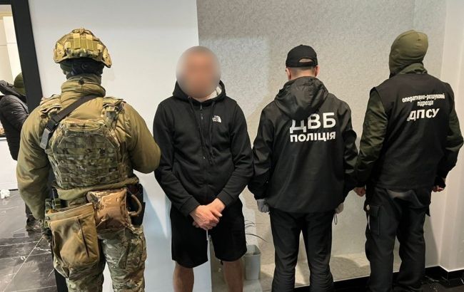 "Билет" в Румынию за 10 тысяч евро: пограничники на Буковине накрыли банду