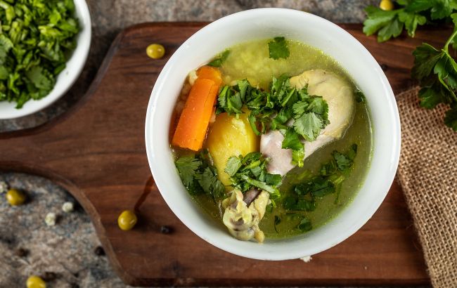 Добавьте этот ингредиент в куриный суп и он станет непревзойденным