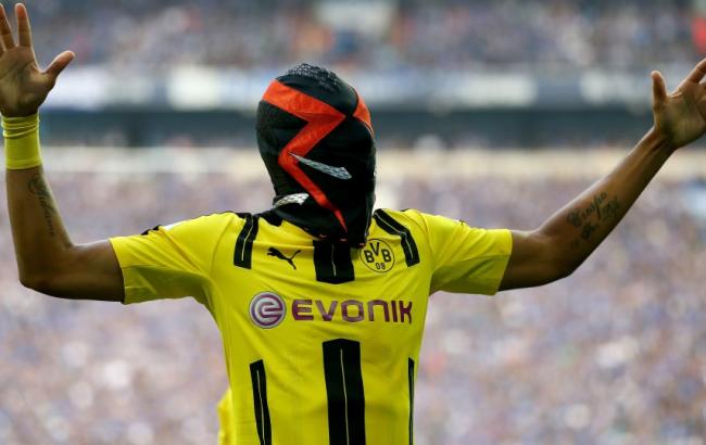 "Боруссия" оштрафовала Обамеянга за празднование гола в маске