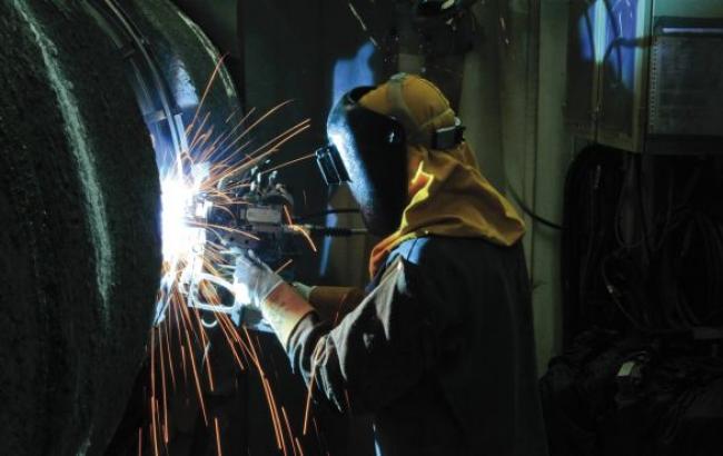 Промпроизводство в Украине в октябре замедлило падение до 16,3%, - Госстат