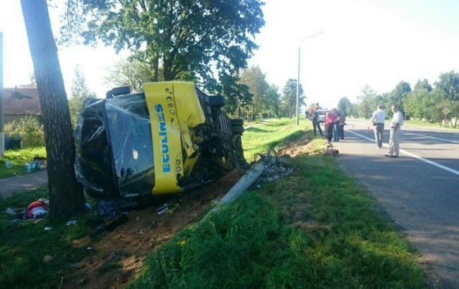 В Беларуси перевернулся автобус с украинскими туристами