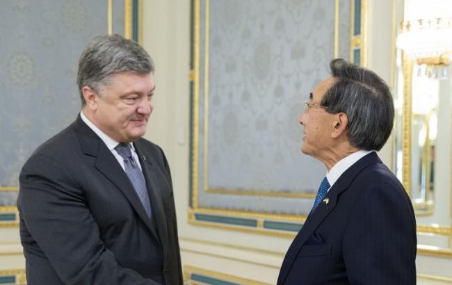 Порошенко обсудил с делегацией Японии открытие прямого авиасообщения