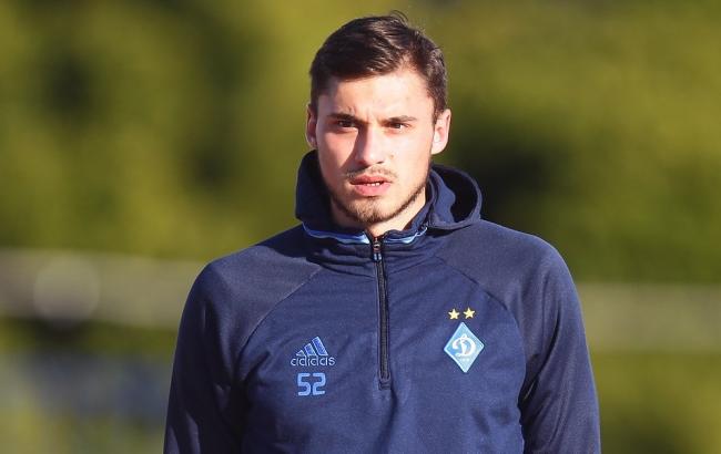 "Динамо" продовжило контракт з голкіпером Бущаном