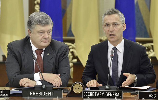 Столтенберг заявив, що НАТО щодня працює над реформою оборонної сфери України