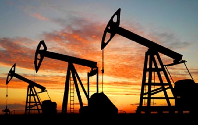 Цена на нефть Brent упала ниже 56 долл./баррель