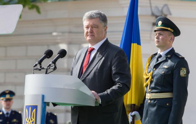 Порошенко: в боях с российскими оккупантами погибли 70 украинских пограничников