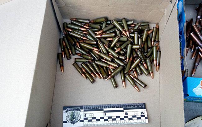 В Николаеве у местного жителя выявили тайник со взрывчаткой и боеприпасами