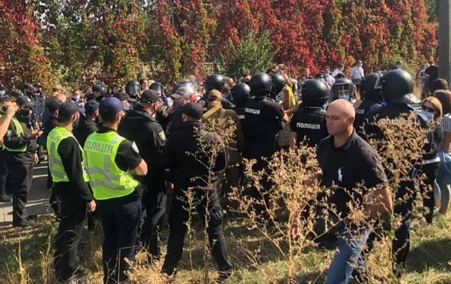 Кличко просит МОН выяснить, кто нагнетает ситуацию вокруг Олимпийского колледжа