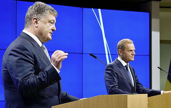 Порошенко в понедельник встретится с Туском