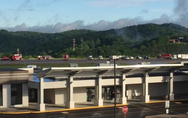 У США вантажний літак викотився за межі смуги, є жертви