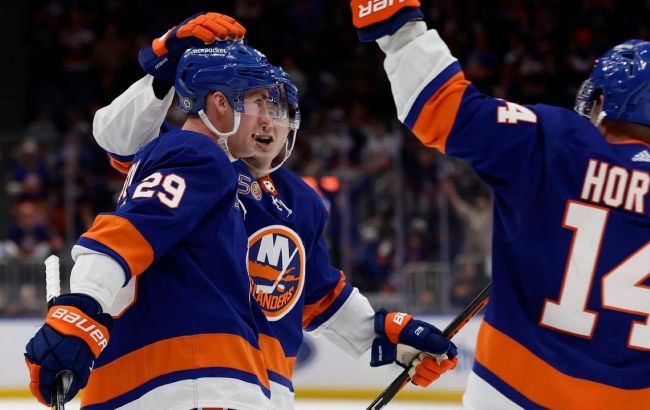 Форвард "Айлендерс" із дублем очолив топ-3 зірок вечора НХЛ: відео