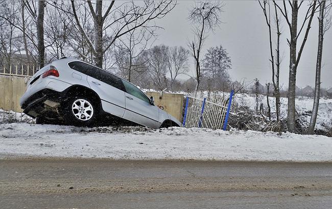 Погода в Украине: синоптики предупреждают о гололедице на дорогах 8 марта