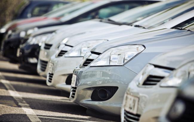 Україна вводить остаточне мито на легкові авто з РФ на 5 років