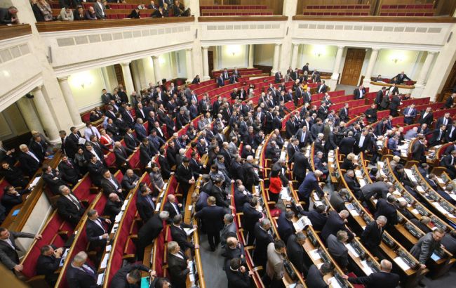 ВР скасувала необхідність прописки у переселенців при взятті їх на облік