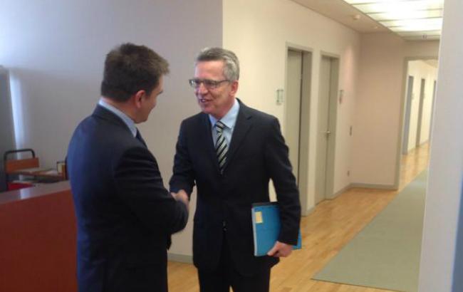 Клімкін обговорив з главою МВС Німеччини лібералізацію візового режиму