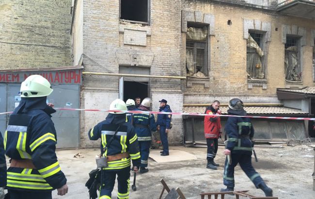 У Києві на вулиці Хмельницького обмежили рух транспорту