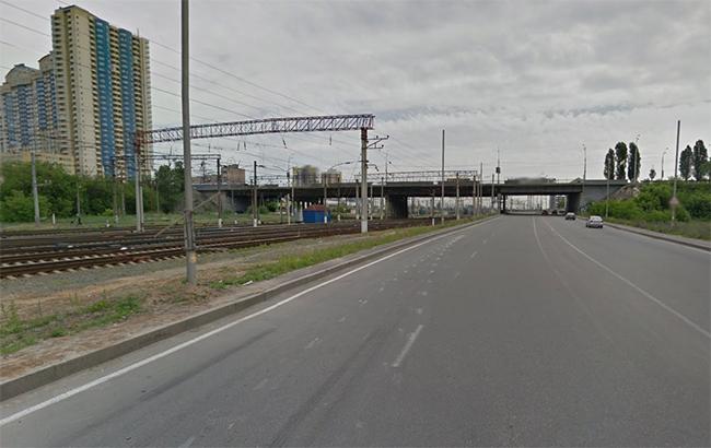 В Киеве завтра ограничат движение по путепроводу на пересечении Дарницкого и Харьковского шоссе