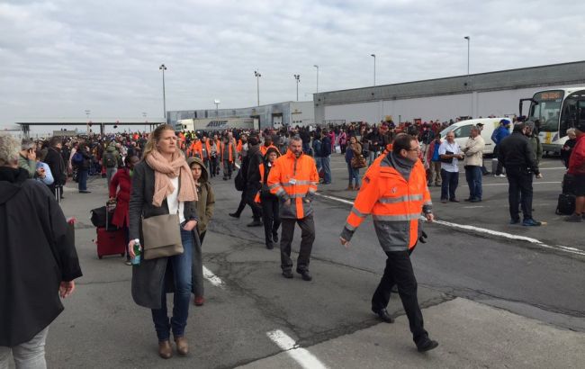 В Брюсселе остановлен общественный транспорт, связь работает с перебоями