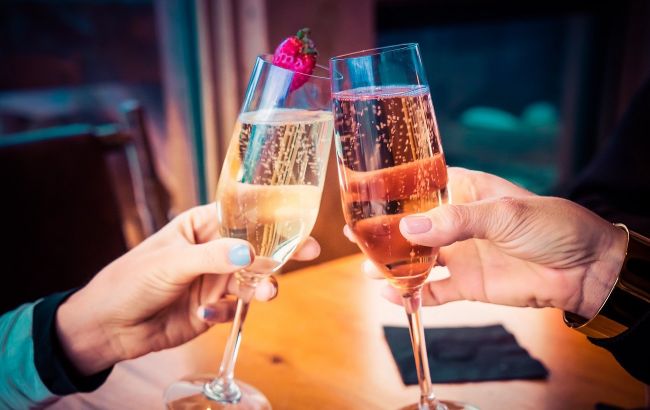 Лучшие новогодние тосты, которые сделают праздник веселее