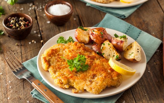 Чудово підійде на вечерю: як приготувати мисливський шніцель з грибним соусом