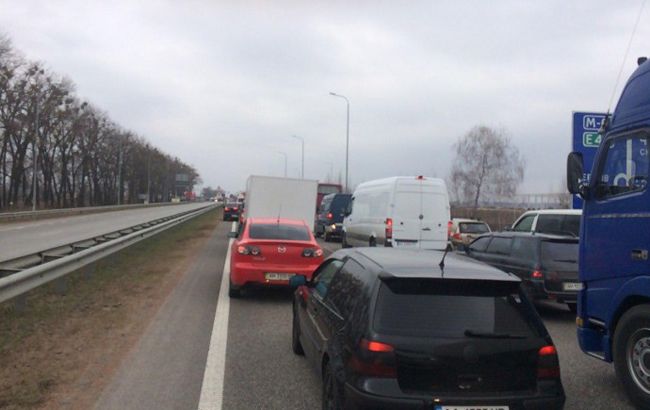 Трасса Киев-Чоп частично перекрыта из-за забастовки