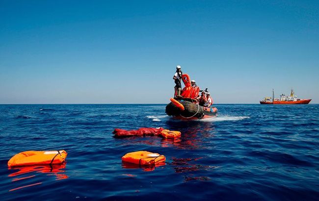 В Средиземном море нашли десятки тел утонувших мигрантов