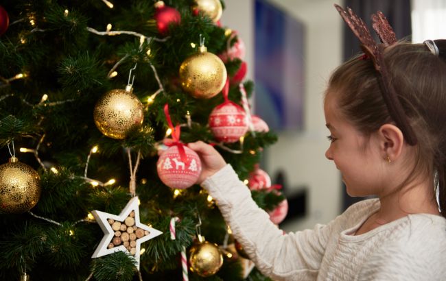 Ось де не можна ставити живу ялинку в будинку: буде швидко обсипатися