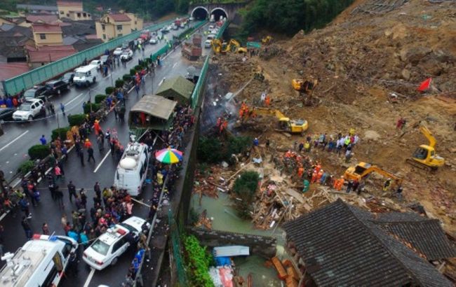 В результате оползня в Китае погибли 16 человек, более 20 пропали без вести