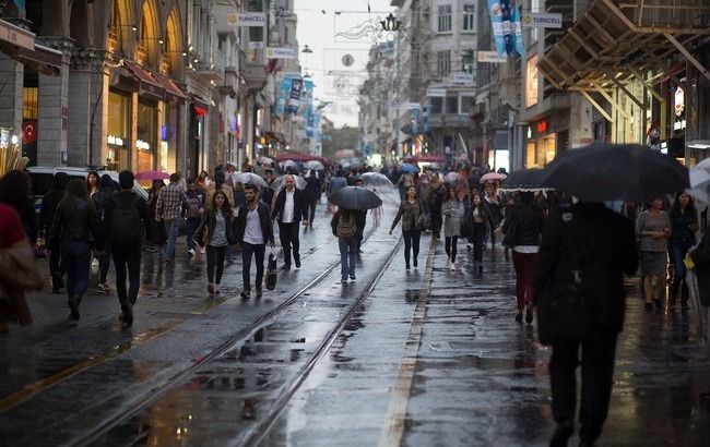 Погода снова испортится: какие области накроет грозами и ливнями